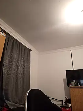 Snapshot of 29YOURZ_28_ chatting on December 2, 2024, 6:43 pm 29YOURZ 28 online show from December 2, 2024, 6:43 pm