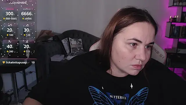 Snapshot of SexyWitch_666 chatting on October 3, 2025, 8:33 am SexyWitch 666 online show from October 3, 2025, 8:33 am