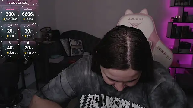 Snapshot of SexyWitch_666 chatting on October 14, 2025, 7:31 am SexyWitch 666 online show from October 14, 2025, 7:31 am