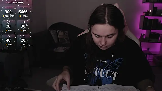 Snapshot of SexyWitch_666 chatting on October 18, 2025, 4:48 am SexyWitch 666 online show from October 18, 2025, 4:48 am