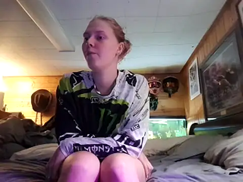 Snapshot of Ryan_and_Aurora chatting on May 14, 2026, 1:29 pm Ryan and Aurora online show from May 14, 2026, 1:29 pm