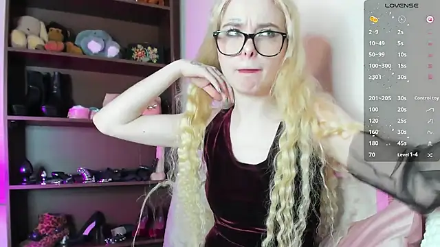 Snapshot of MisssLola chatting on February 11, 2025, 1:20 pm MisssLola online show from February 11, 2025, 1:20 pm