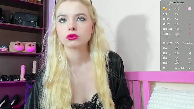 Snapshot of MisssLola chatting on February 24, 2025, 1:53 pm MisssLola online show from February 24, 2025, 1:53 pm