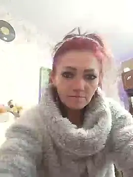 SweetLeila40 online show from April 7, 2026, 5:41 am