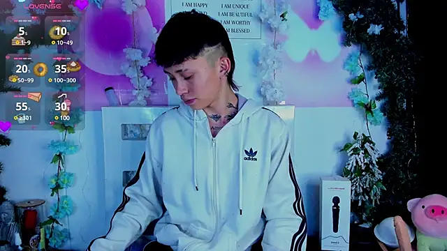 Snapshot of juniior_2311_ chatting on January 28, 2025, 10:23 pm juniior 2311 online show from January 28, 2025, 10:23 pm