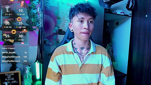 Snapshot of juniior_2311_ chatting on March 15, 2025, 2:23 pm juniior 2311 online show from March 15, 2025, 2:23 pm