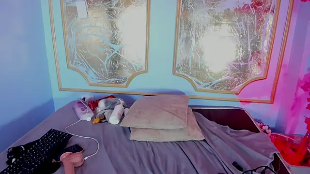 melaniecooperr online show from December 15, 2025, 1:59 pm