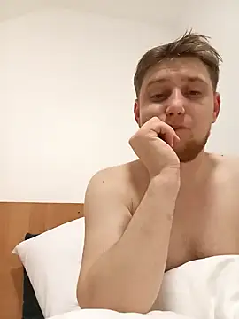 Snapshot of What_the_luck chatting on February 22, 2025, 8:20 pm What the luck online show from February 22, 2025, 8:20 pm