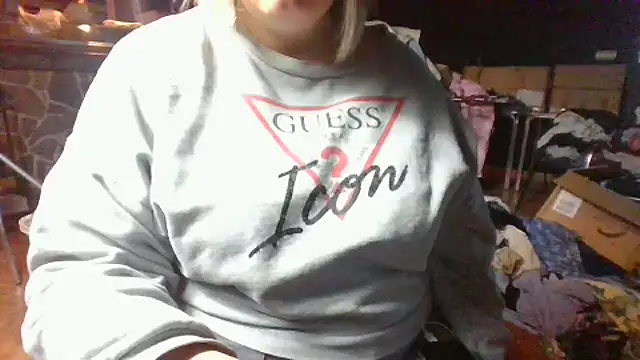 Snapshot of maria38xxx chatting on October 5, 2025, 5:00 pm maria38xxx online show from October 5, 2025, 5:00 pm