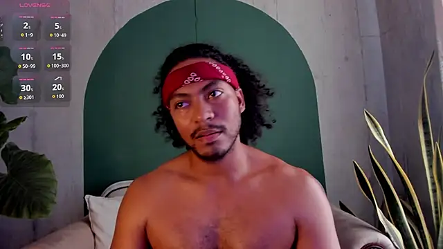 noah jones   online show from December 4, 2025, 5:43 pm