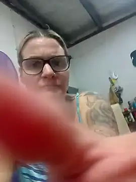 llASHll online show from November 20, 2025, 12:38 pm