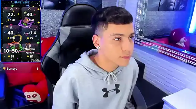 salvadorgomezx online show from December 9, 2024, 7:50 am