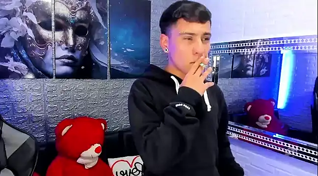 salvadorgomezx online show from January 8, 2025, 9:42 am