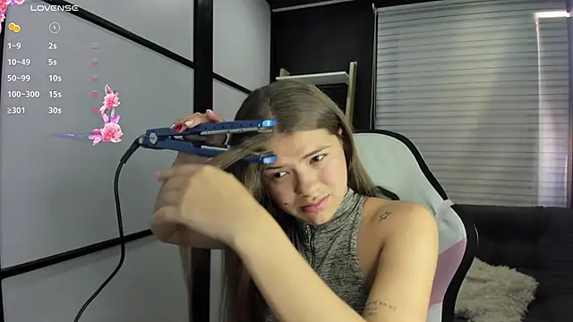 Snapshot of PaigeJayden chatting on January 20, 2025, 8:18 pm PaigeJayden online show from January 20, 2025, 8:18 pm