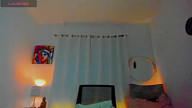 Snapshot of Sophie_sweett19 chatting on May 2, 2026, 1:43 am Sophie sweett19 online show from May 2, 2026, 1:43 am