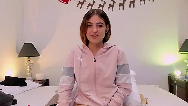 Snapshot of sofiarouge chatting on December 19, 2024, 7:29 pm sofiarouge online show from December 19, 2024, 7:29 pm