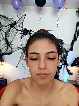 sofiarouge online show from October 17, 2025, 7:49 pm