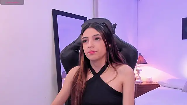 sofiarouge online show from November 13, 2025, 7:35 pm