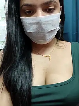 Snapshot of Myloveurvi chatting on November 12, 2025, 4:18 pm Myloveurvi online show from November 12, 2025, 4:18 pm