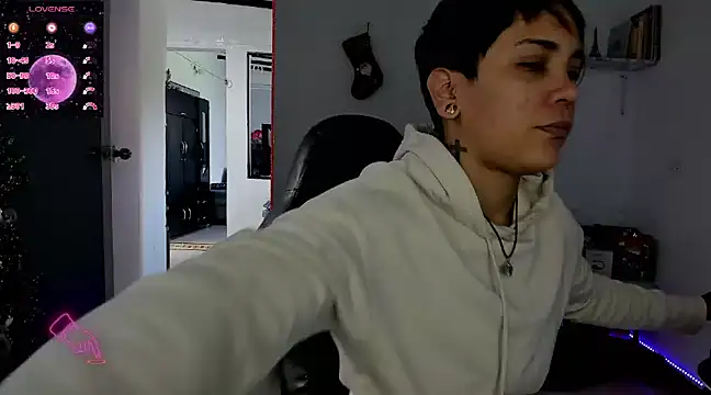 ZhoeStrong online show from December 21, 2024, 3:20 pm