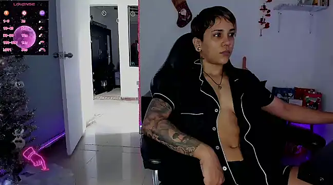 ZhoeStrong online show from December 23, 2024, 4:28 pm