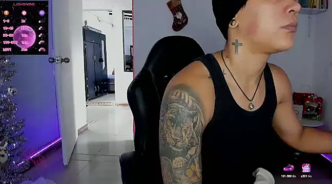 ZhoeStrong online show from December 26, 2024, 5:08 pm