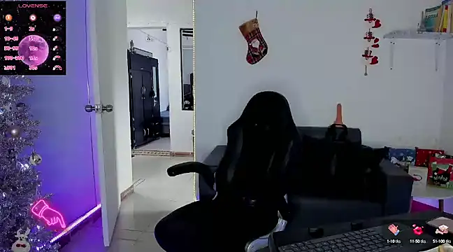 ZhoeStrong online show from December 26, 2024, 9:26 pm