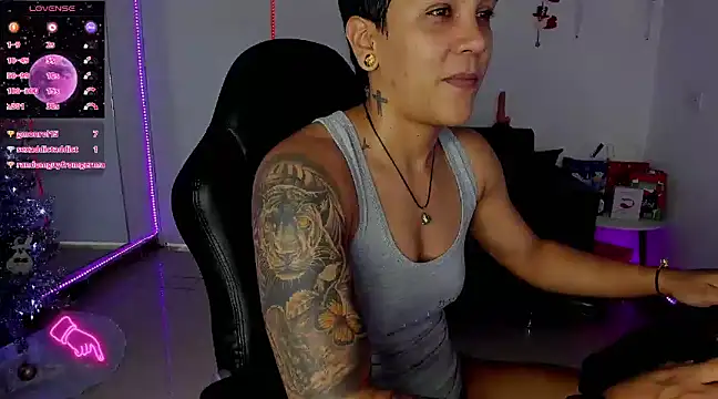 ZhoeStrong online show from January 3, 2025, 8:01 pm