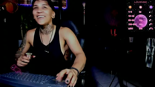 ZhoeStrong online show from March 3, 2025, 10:31 pm