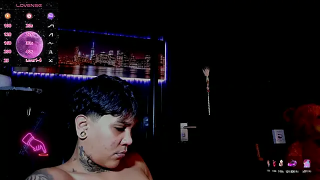 ZhoeStrong online show from March 9, 2025, 4:33 pm