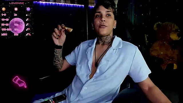 ZhoeStrong online show from March 11, 2025, 6:10 am