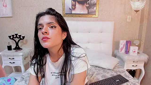 Snapshot of sofiaclauss chatting on December 16, 2024, 10:18 am sofiaclauss online show from December 16, 2024, 10:18 am