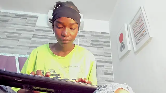 ebony march online show from October 29, 2025, 6:42 pm