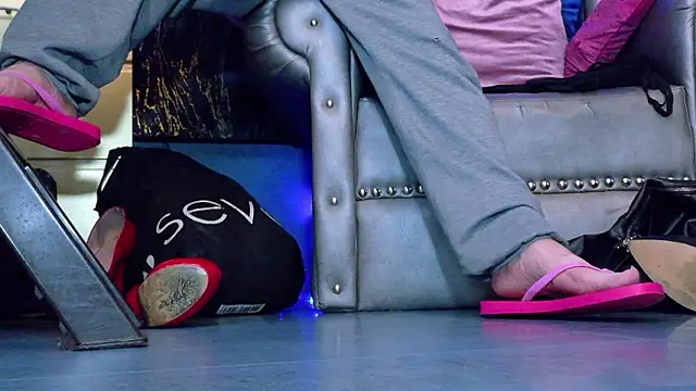 Snapshot of LusstCruella chatting on March 3, 2026, 12:55 pm LusstCruella online show from March 3, 2026, 12:55 pm