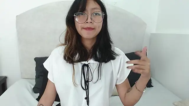 Yommi Winx online show from December 18, 2024, 5:26 am