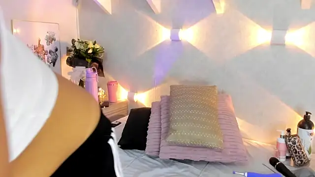 Martina Miiller online show from April 5, 2026, 1:19 pm