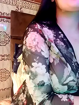 Snapshot of im_here- chatting on February 5, 2025, 5:31 pm im here- online show from February 5, 2025, 5:31 pm
