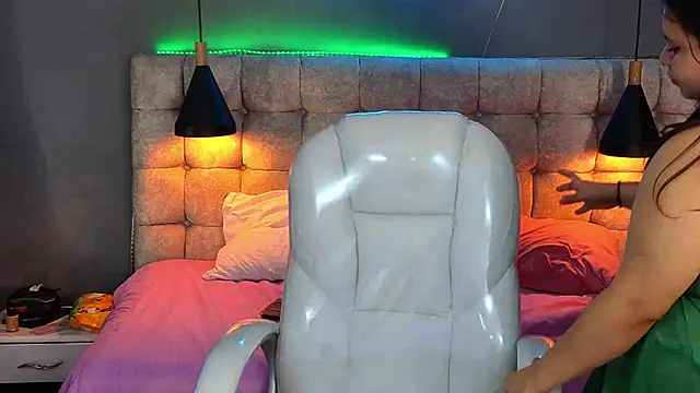 Laia and Aloby online show from January 10, 2025, 6:28 pm