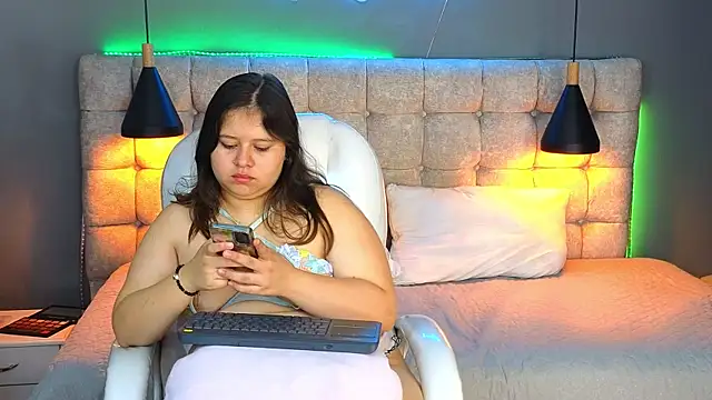 Laia and Aloby online show from January 17, 2025, 3:32 pm