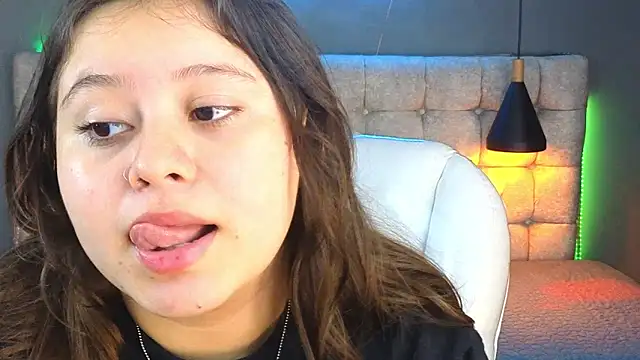 Laia and Aloby online show from January 28, 2025, 7:32 pm