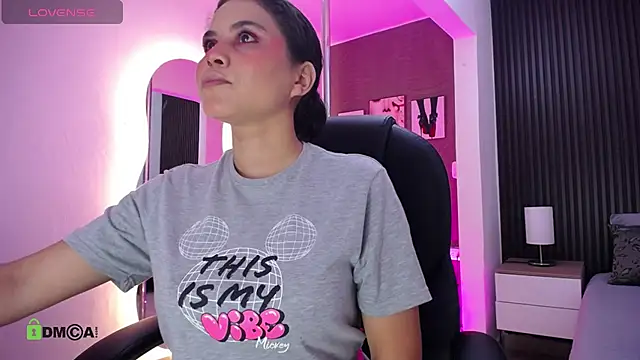 natasha  jackson online show from October 5, 2025, 12:14 pm