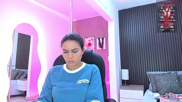 natasha  jackson online show from November 8, 2025, 12:27 pm