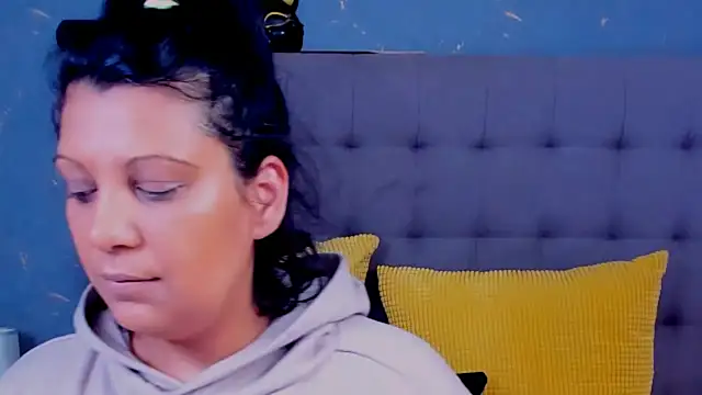 AmyCubes online show from March 7, 2025, 4:24 am