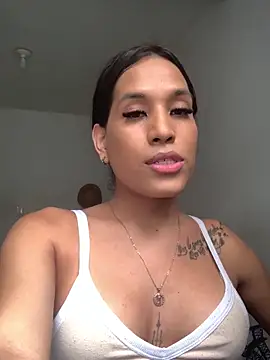 Snapshot of Emiily_Miller chatting on December 11, 2024, 8:07 pm Emiily Miller online show from December 11, 2024, 8:07 pm