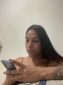 Snapshot of Emiily_Miller chatting on December 15, 2024, 6:18 am Emiily Miller online show from December 15, 2024, 6:18 am