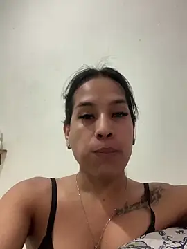 Snapshot of Emiily_Miller chatting on December 15, 2024, 9:42 pm Emiily Miller online show from December 15, 2024, 9:42 pm