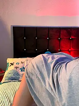 Snapshot of Kitty_arts chatting on November 13, 2025, 7:46 pm Kitty arts online show from November 13, 2025, 7:46 pm