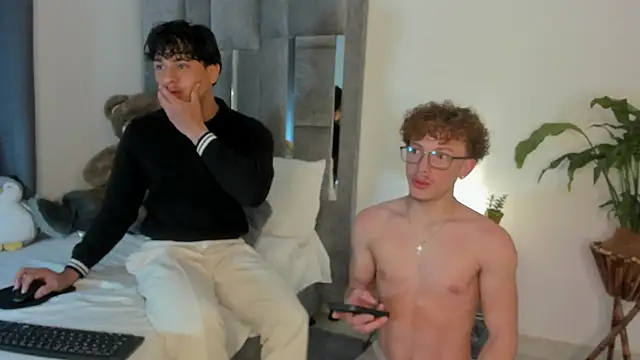 All3ssandr0 online show from November 8, 2025, 1:39 am