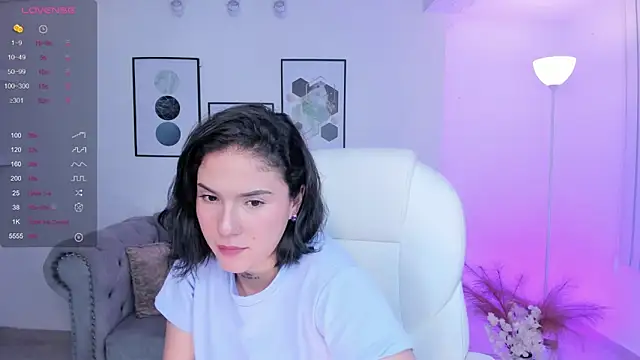 Snapshot of kendaall_jenner_ chatting on December 20, 2024, 1:58 am kendaall jenner online show from December 20, 2024, 1:58 am