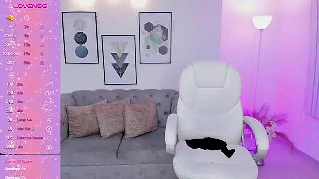 Snapshot of kendaall_jenner_ chatting on December 24, 2024, 6:55 am kendaall jenner online show from December 24, 2024, 6:55 am